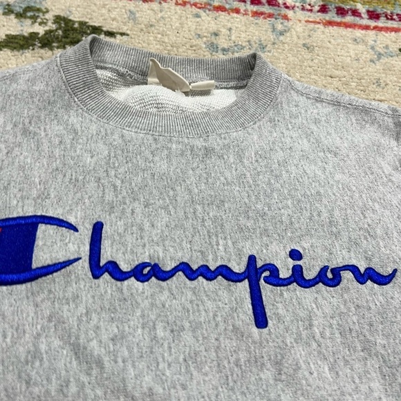 Women's Champion Gray Reverse Weave Logo Crewneck Pulloever Sweatshirt - Picture 2 of 5